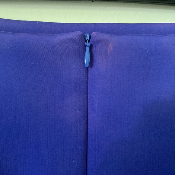 Blue pencil skirt with slit - Picture 5 of 9